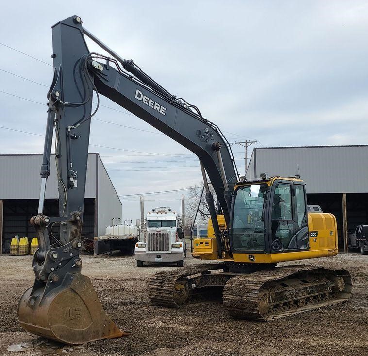 2022 John Deere 200G  excavator